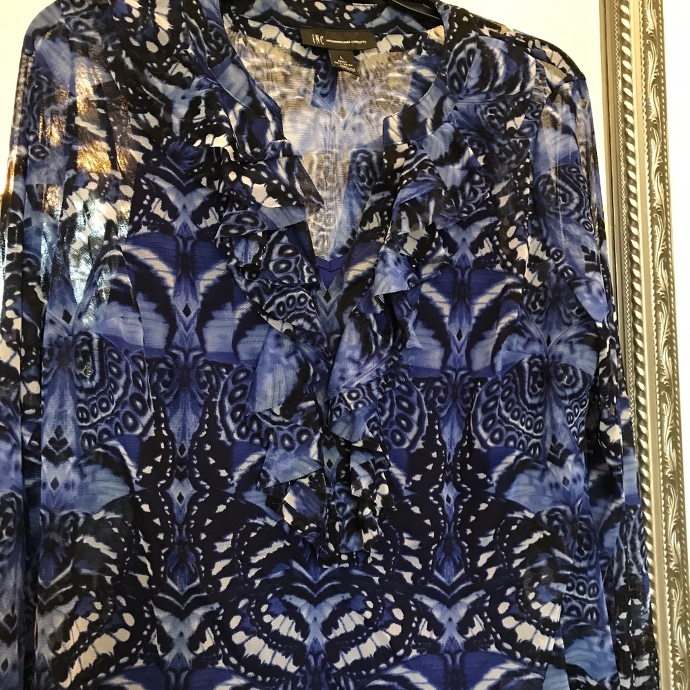 woman's  blouse